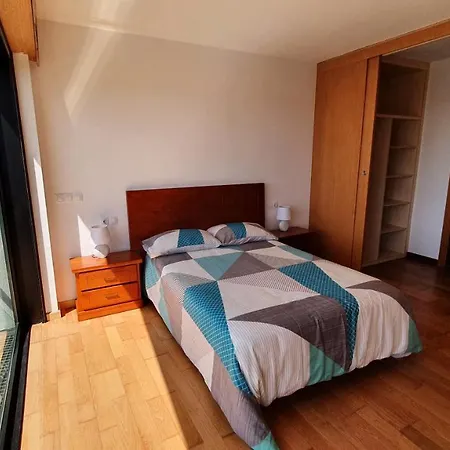 Modern 4 Double Bedroom With Pool / Garden Holiday home