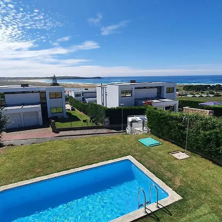 Holiday home Modern 4 Double Bedroom With Pool / Garden