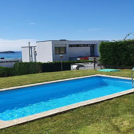 Modern 4 Double Bedroom With Pool / Garden *